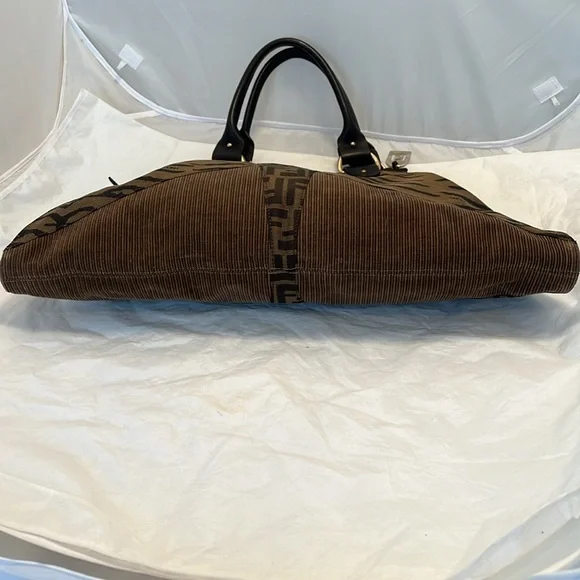 Fendi Devil Trapezio handbag - Picture 16 of 16